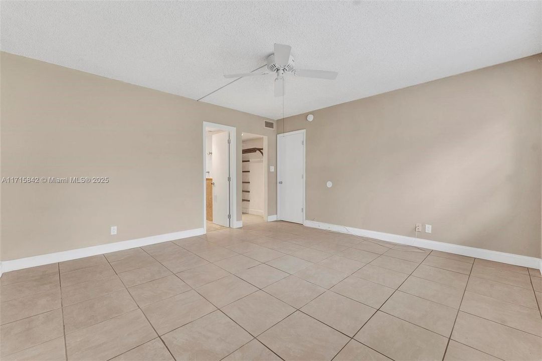 For Rent: $2,000 (2 beds, 2 baths, 1286 Square Feet)