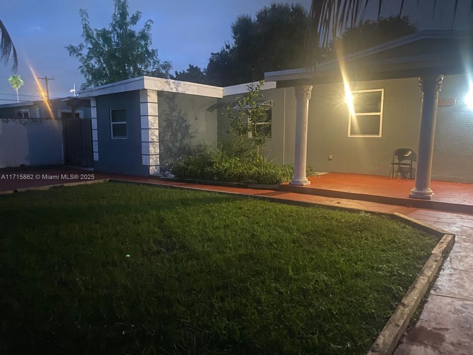 For Rent: $2,200 (2 beds, 1 baths, 1499 Square Feet)