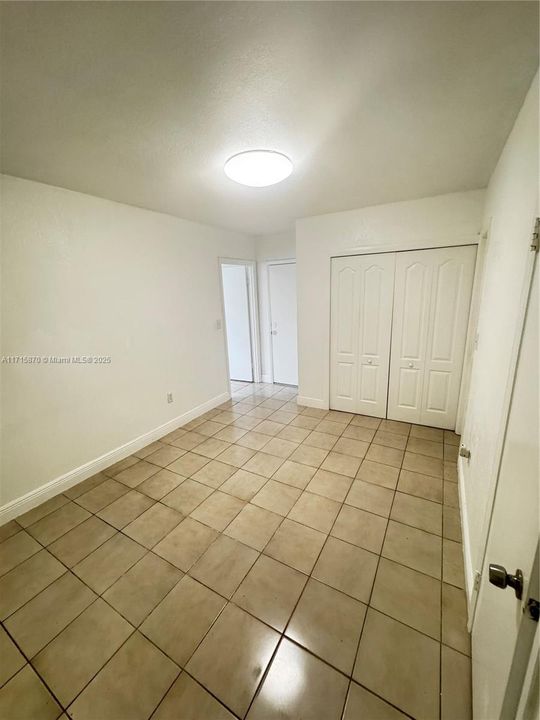 For Rent: $1,600 (1 beds, 1 baths, 2280 Square Feet)