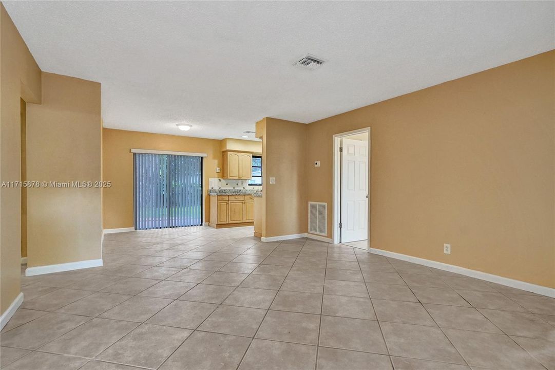 Living room/dining  area