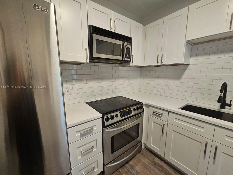 For Rent: $4,750 (3 beds, 2 baths, 1208 Square Feet)