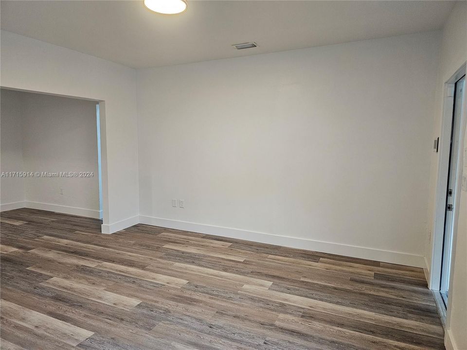 For Rent: $4,750 (3 beds, 2 baths, 1208 Square Feet)