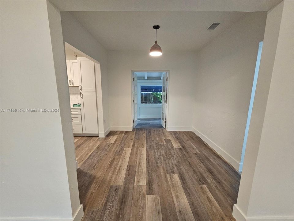 For Rent: $4,750 (3 beds, 2 baths, 1208 Square Feet)