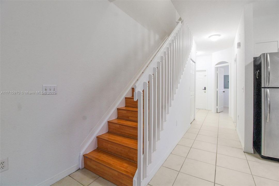 待售: $389,900 (3 贝兹, 3 浴室, 1332 平方英尺)