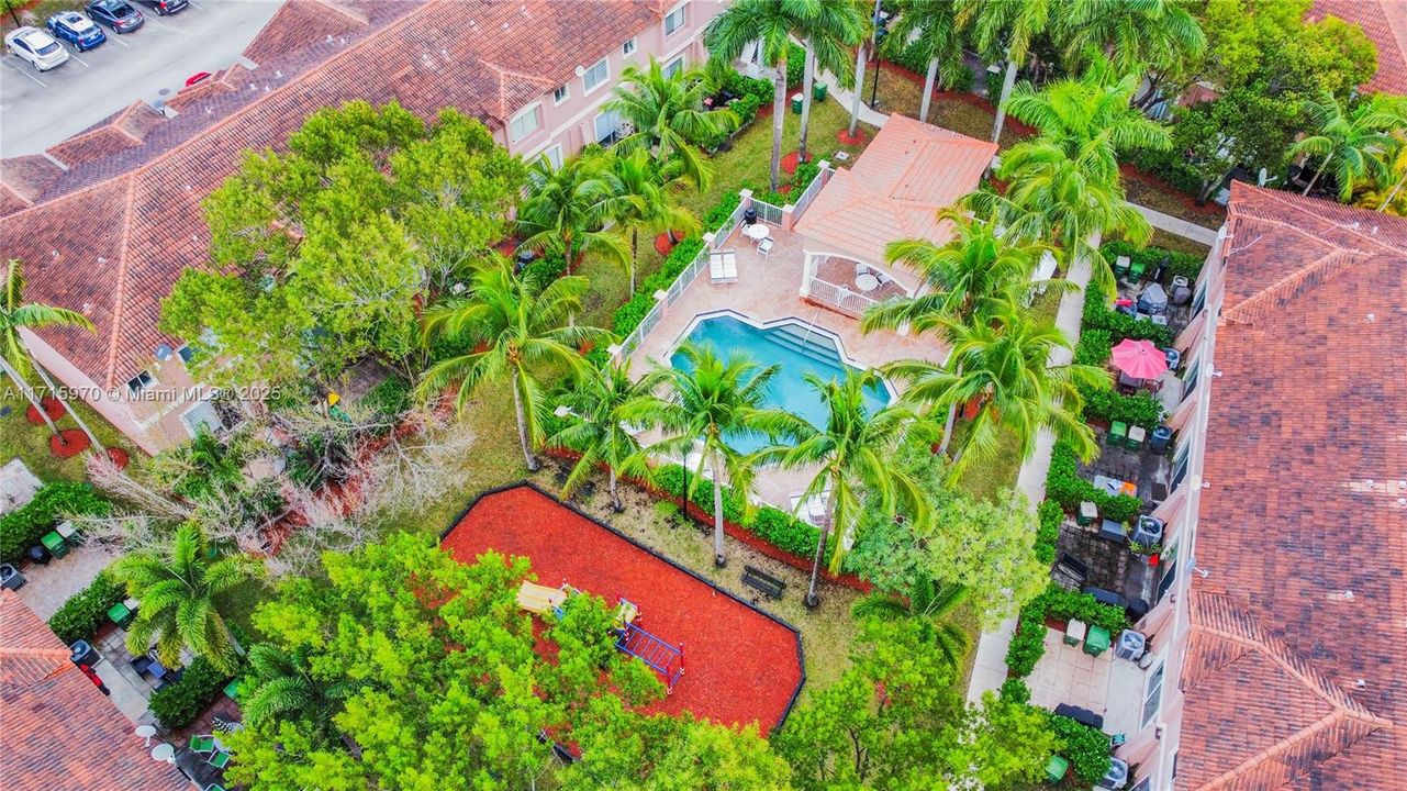 待售: $389,900 (3 贝兹, 3 浴室, 1332 平方英尺)