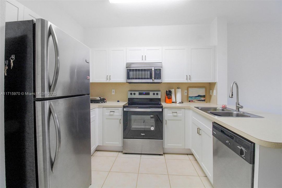 待售: $389,900 (3 贝兹, 3 浴室, 1332 平方英尺)