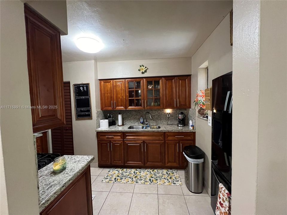 En Venta: $575,000 (3 camas, 2 baños, 1552 Pies cuadrados)