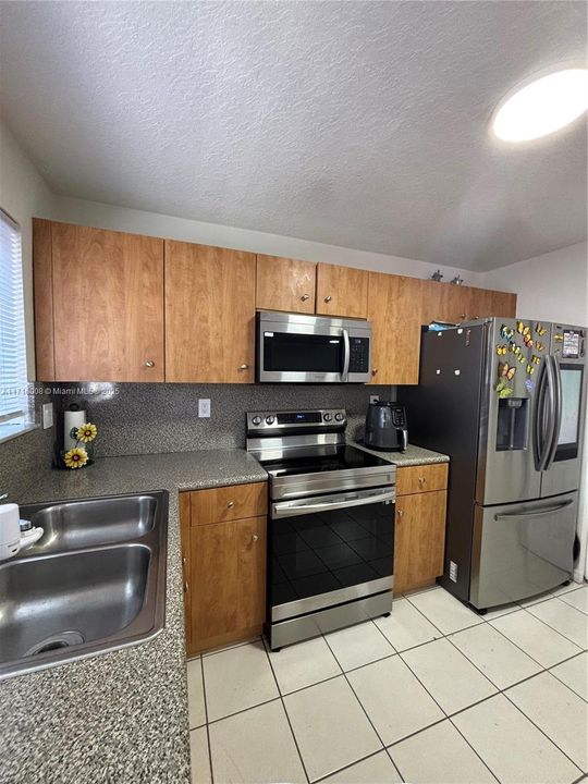 For Sale: $370,000 (3 beds, 2 baths, 1657 Square Feet)