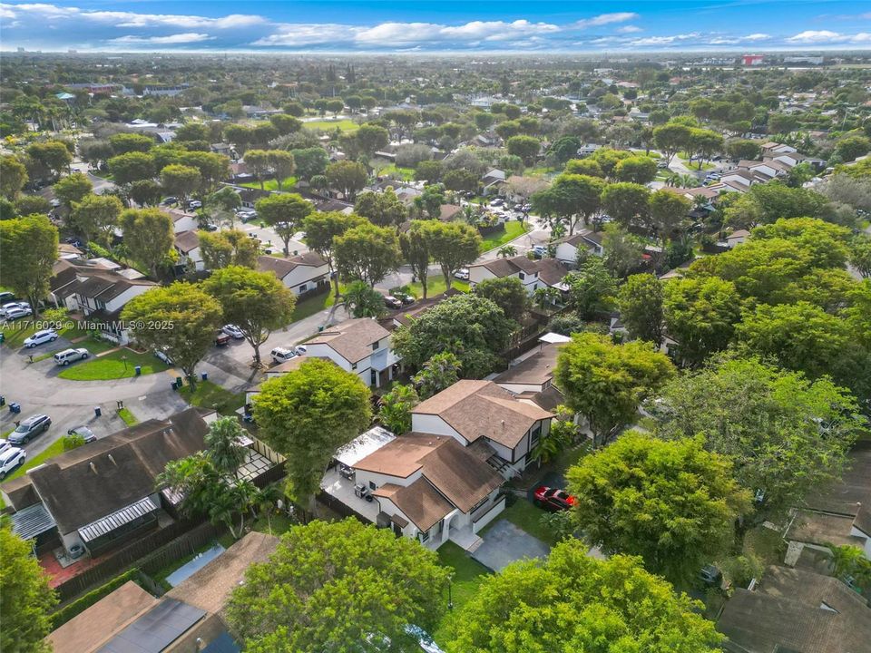 For Sale: $565,000 (3 beds, 2 baths, 1183 Square Feet)