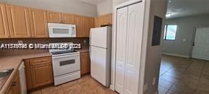 For Sale: $259,800 (3 beds, 2 baths, 1166 Square Feet)