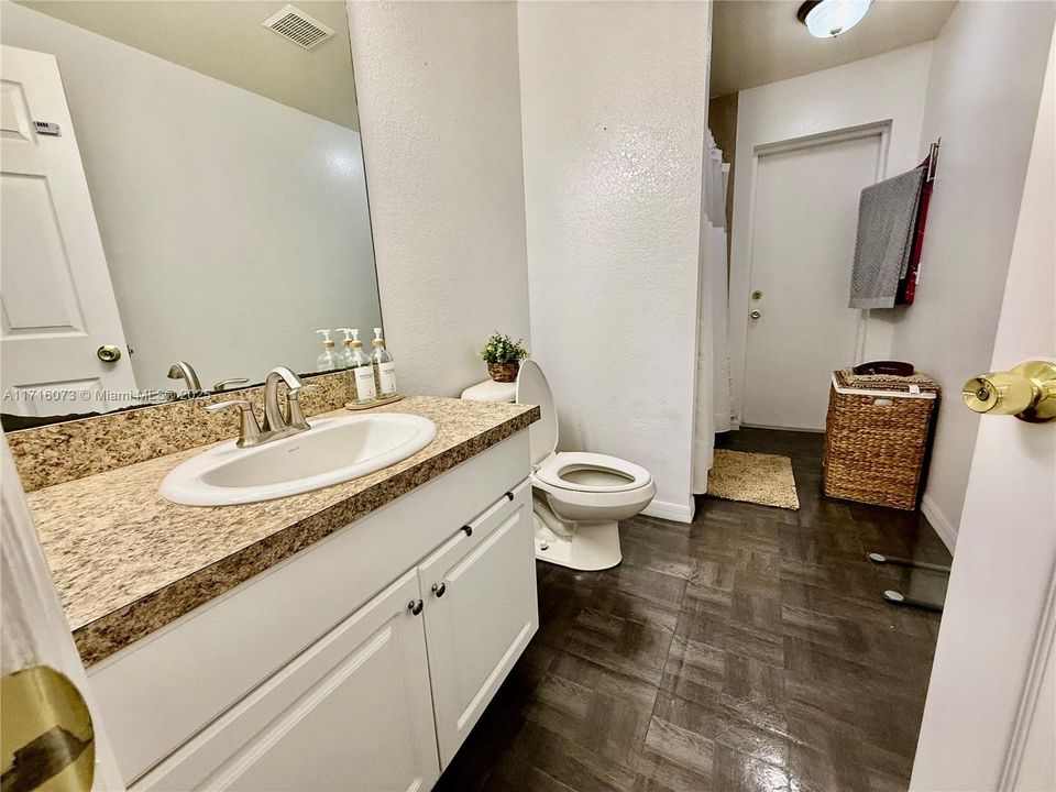 For Sale: $399,990 (4 beds, 2 baths, 1636 Square Feet)