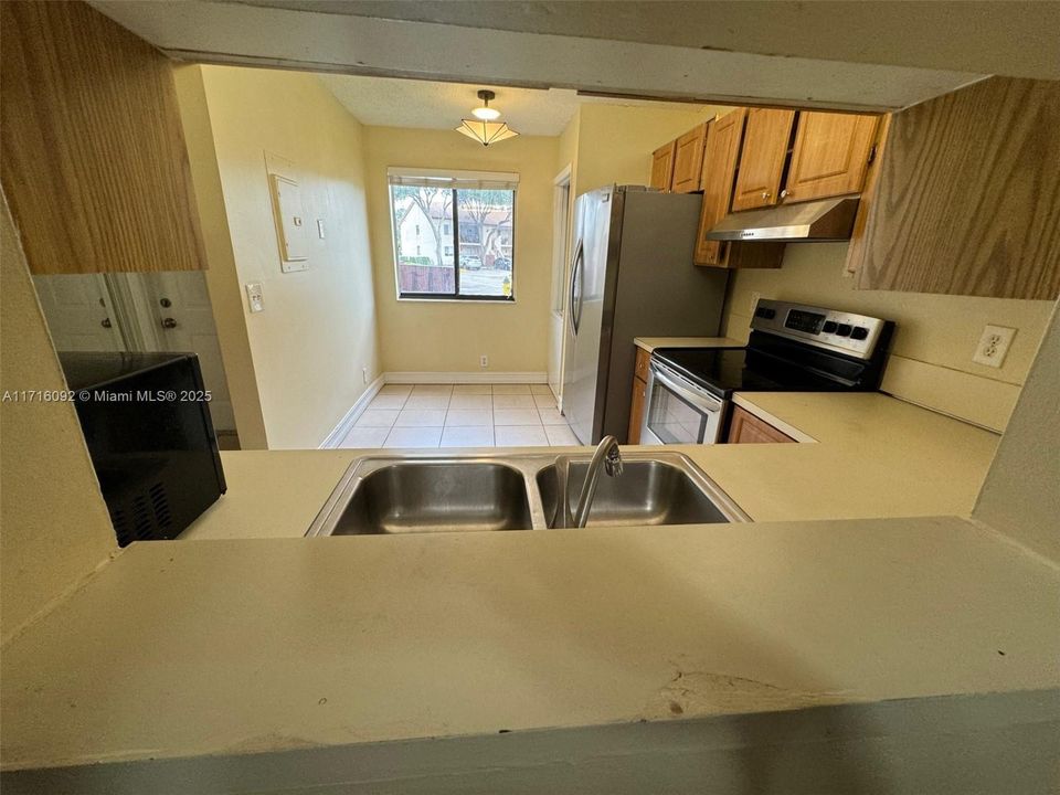 For Sale: $244,990 (2 beds, 2 baths, 1010 Square Feet)