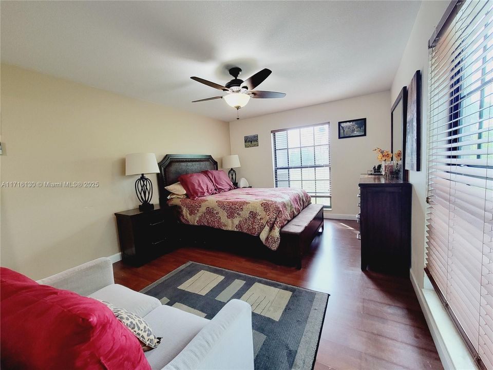 For Sale: $189,999 (3 beds, 2 baths, 1526 Square Feet)