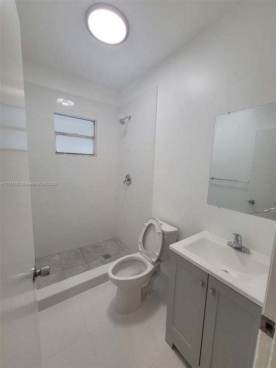 For Rent: $1,900 (1 beds, 1 baths, 1269 Square Feet)