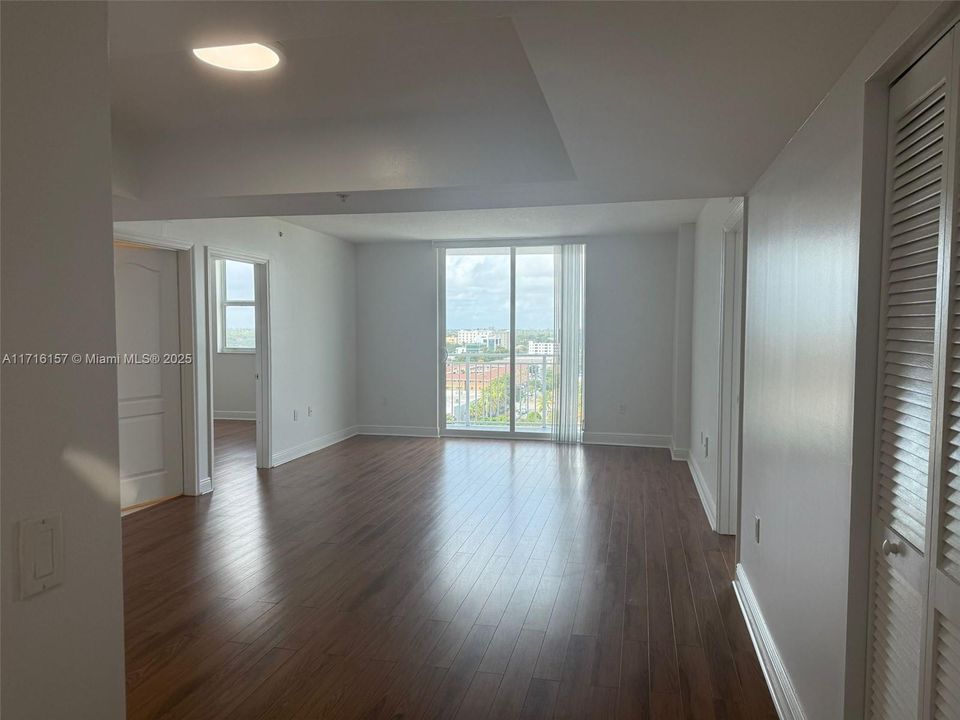 For Rent: $3,100 (2 beds, 2 baths, 1027 Square Feet)