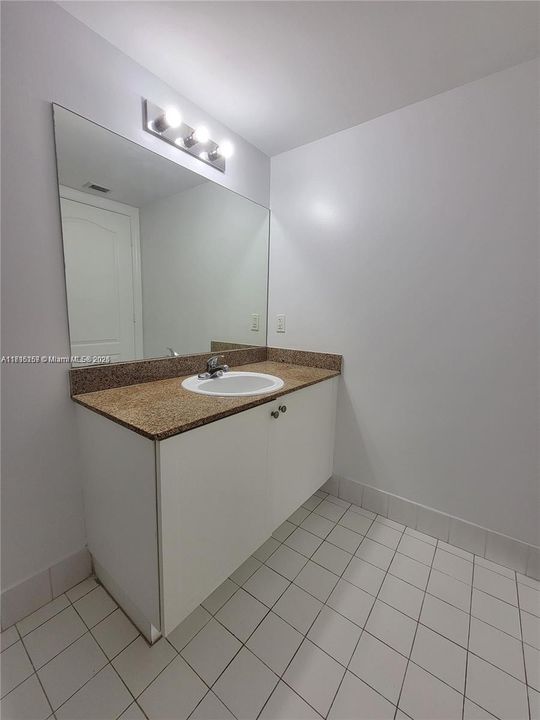 For Rent: $3,100 (2 beds, 2 baths, 1027 Square Feet)