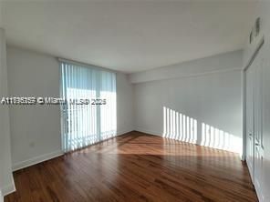 For Rent: $3,100 (2 beds, 2 baths, 1027 Square Feet)