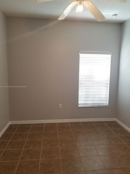 For Rent: $2,750 (3 beds, 3 baths, 1527 Square Feet)