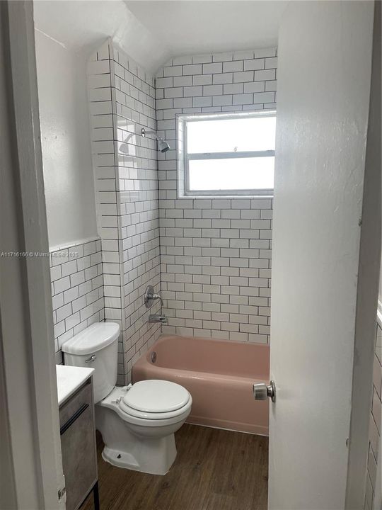 For Rent: $1,575 (1 beds, 1 baths, 24592 Square Feet)