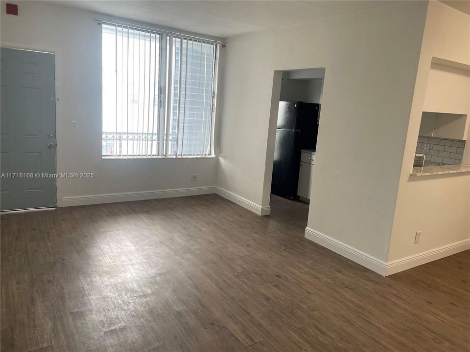 For Rent: $1,575 (1 beds, 1 baths, 24592 Square Feet)