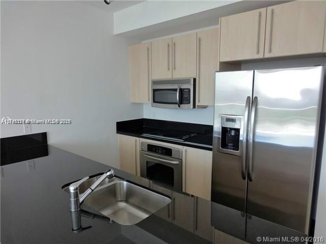 For Rent: $2,850 (1 beds, 1 baths, 693 Square Feet)