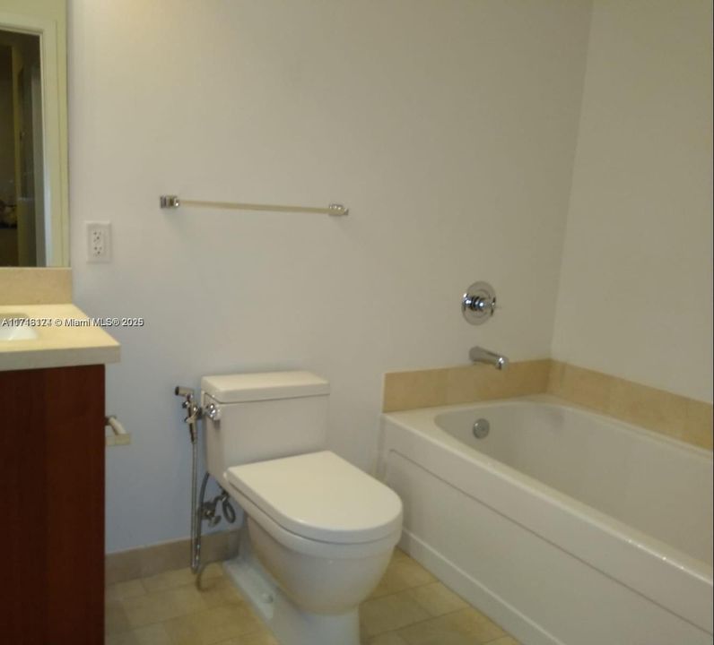 For Rent: $2,850 (1 beds, 1 baths, 693 Square Feet)