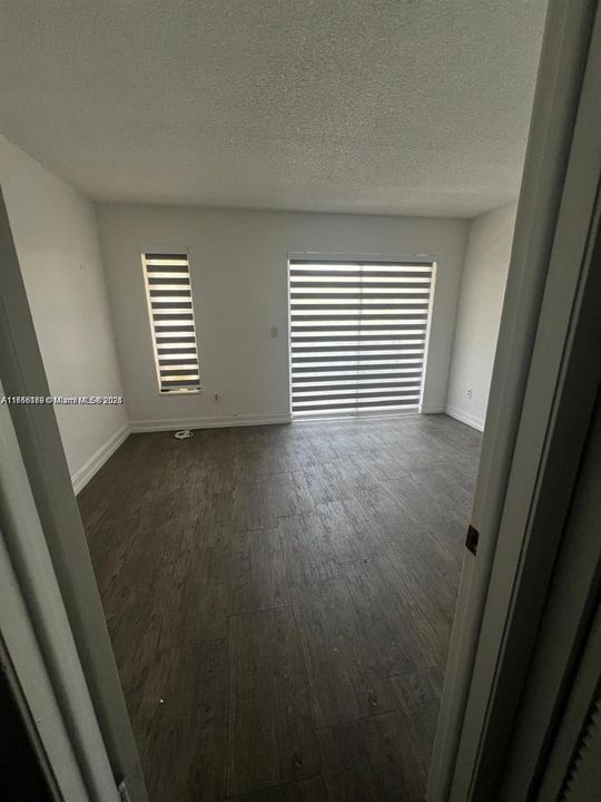 For Rent: $2,500 (2 beds, 1 baths, 840 Square Feet)