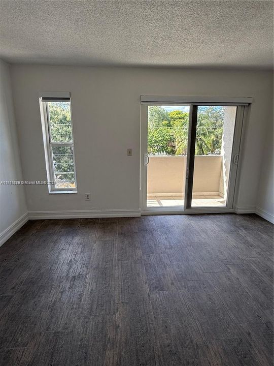 For Rent: $2,500 (2 beds, 1 baths, 840 Square Feet)