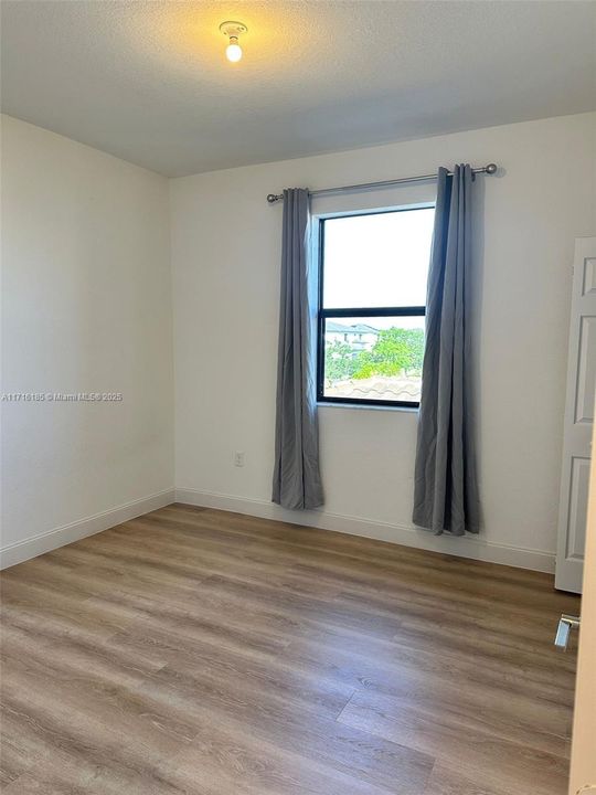 For Rent: $3,400 (3 beds, 2 baths, 3191 Square Feet)