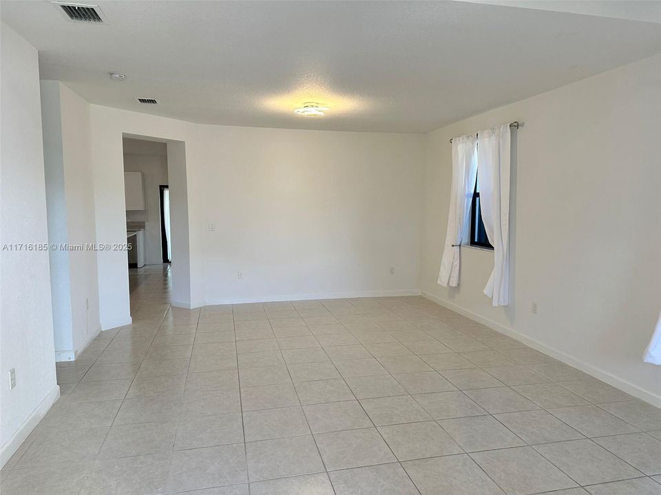 For Rent: $3,400 (3 beds, 2 baths, 3191 Square Feet)