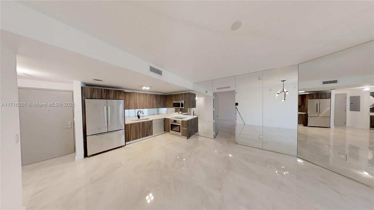 For Sale: $679,990 (2 beds, 2 baths, 1032 Square Feet)