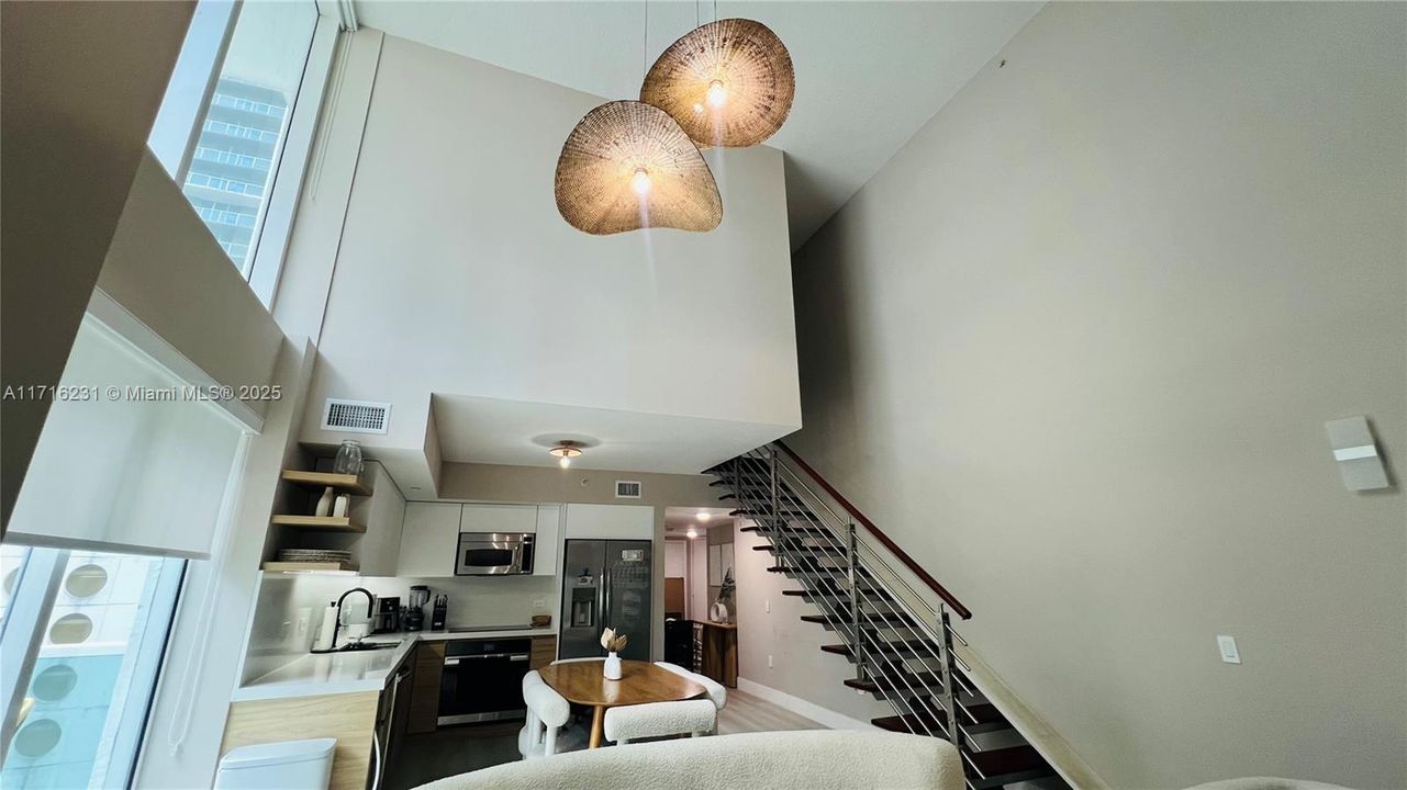 For Sale: $689,000 (2 beds, 2 baths, 1267 Square Feet)