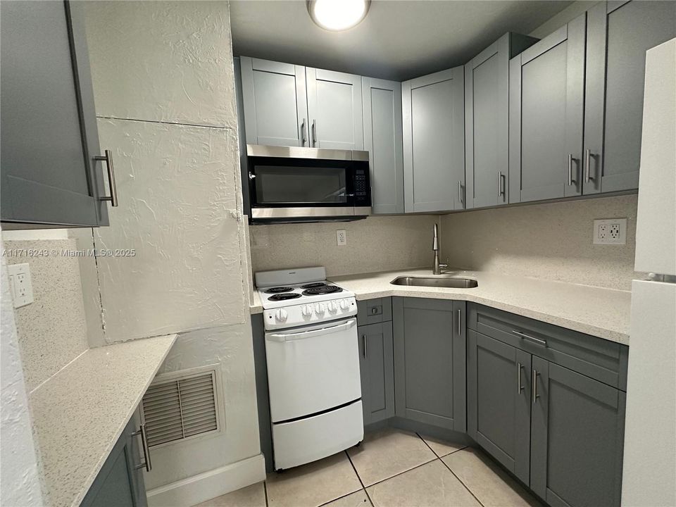 For Rent: $1,950 (1 beds, 1 baths, 0 Square Feet)