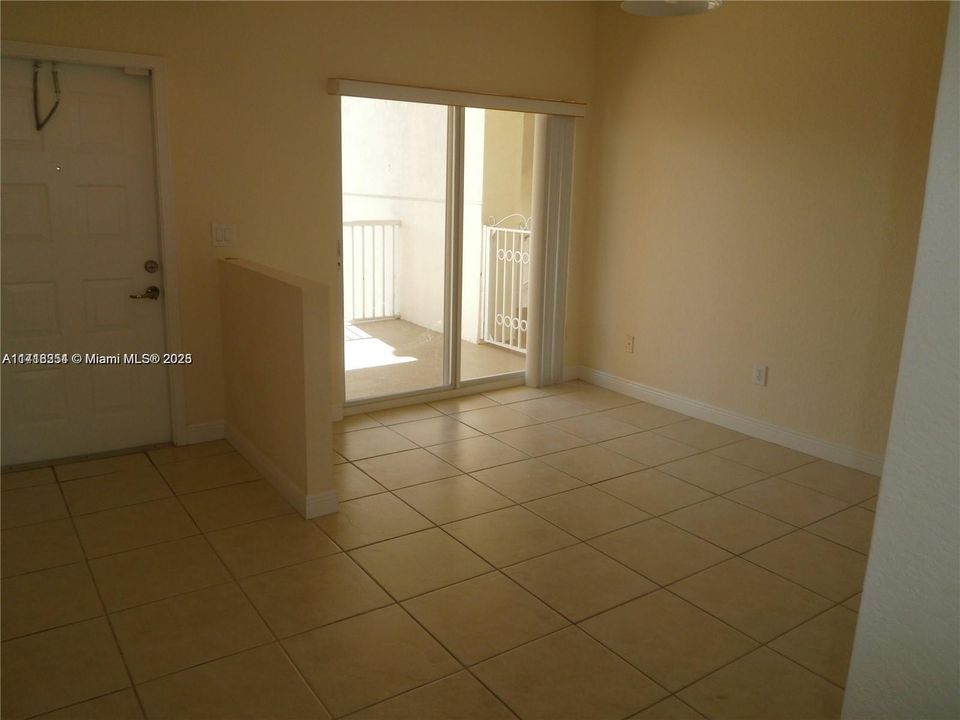 For Rent: $3,250 (2 beds, 2 baths, 1950 Square Feet)