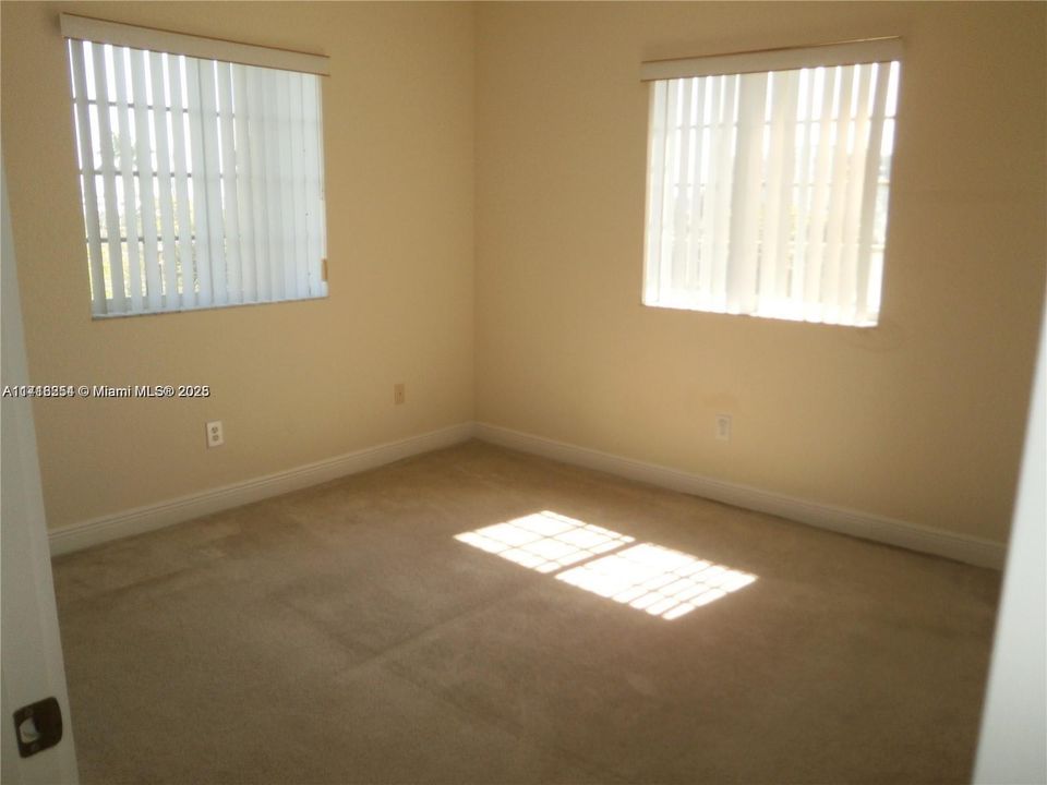 For Rent: $3,250 (2 beds, 2 baths, 1950 Square Feet)