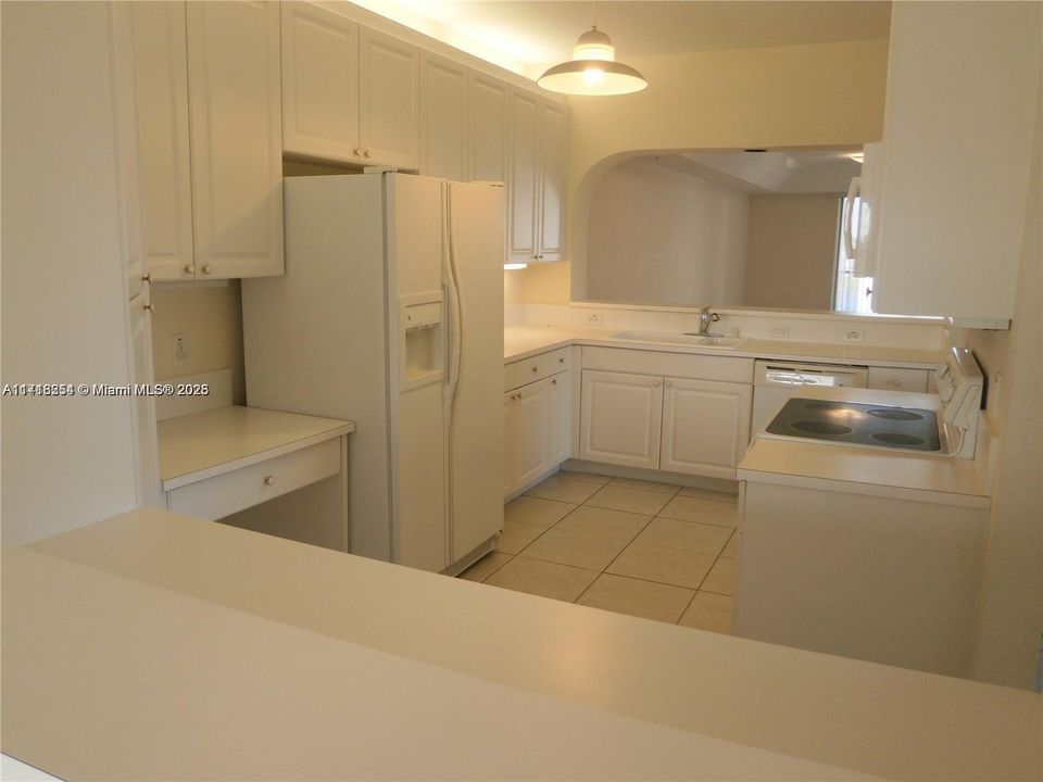 For Rent: $3,250 (2 beds, 2 baths, 1950 Square Feet)