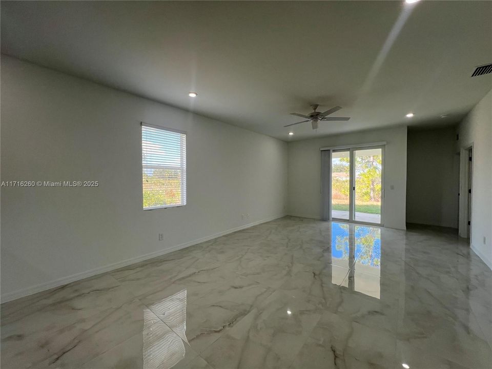 Recently Rented: $2,450 (4 beds, 2 baths, 1534 Square Feet)