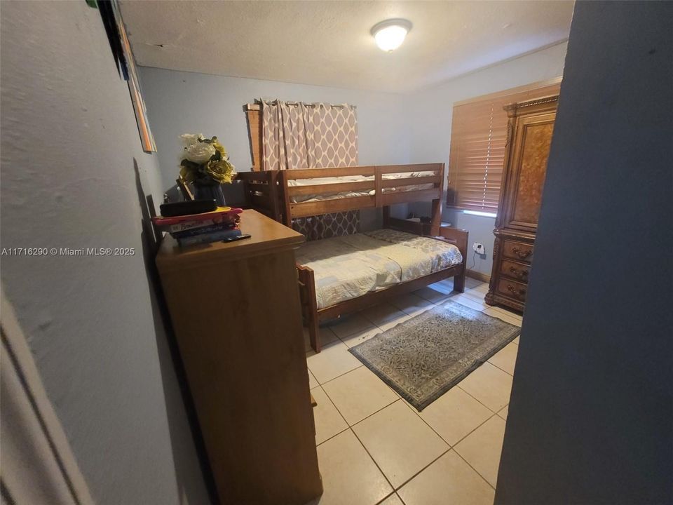 En Venta: $549,000 (3 camas, 1 baños, 912 Pies cuadrados)