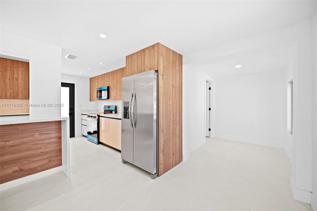 For Sale: $775,000 (3 beds, 2 baths, 1338 Square Feet)