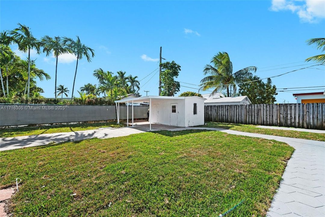 For Sale: $775,000 (3 beds, 2 baths, 1338 Square Feet)