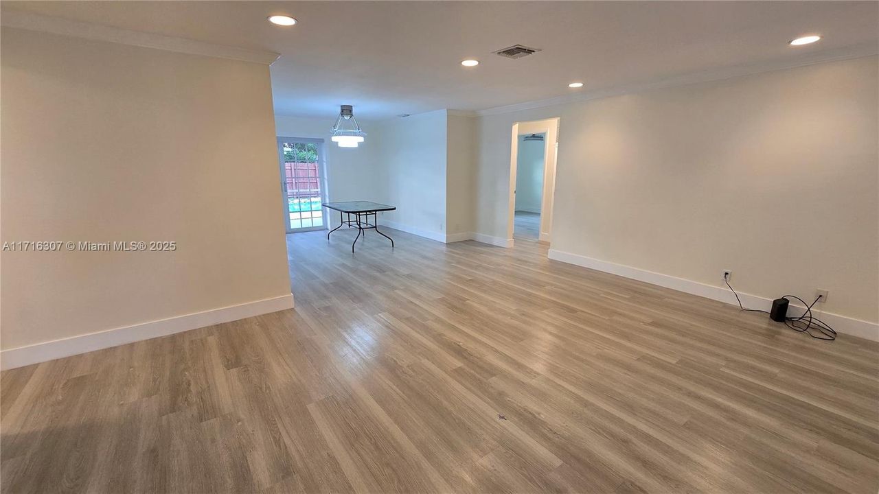 For Rent: $3,600 (3 beds, 2 baths, 1257 Square Feet)