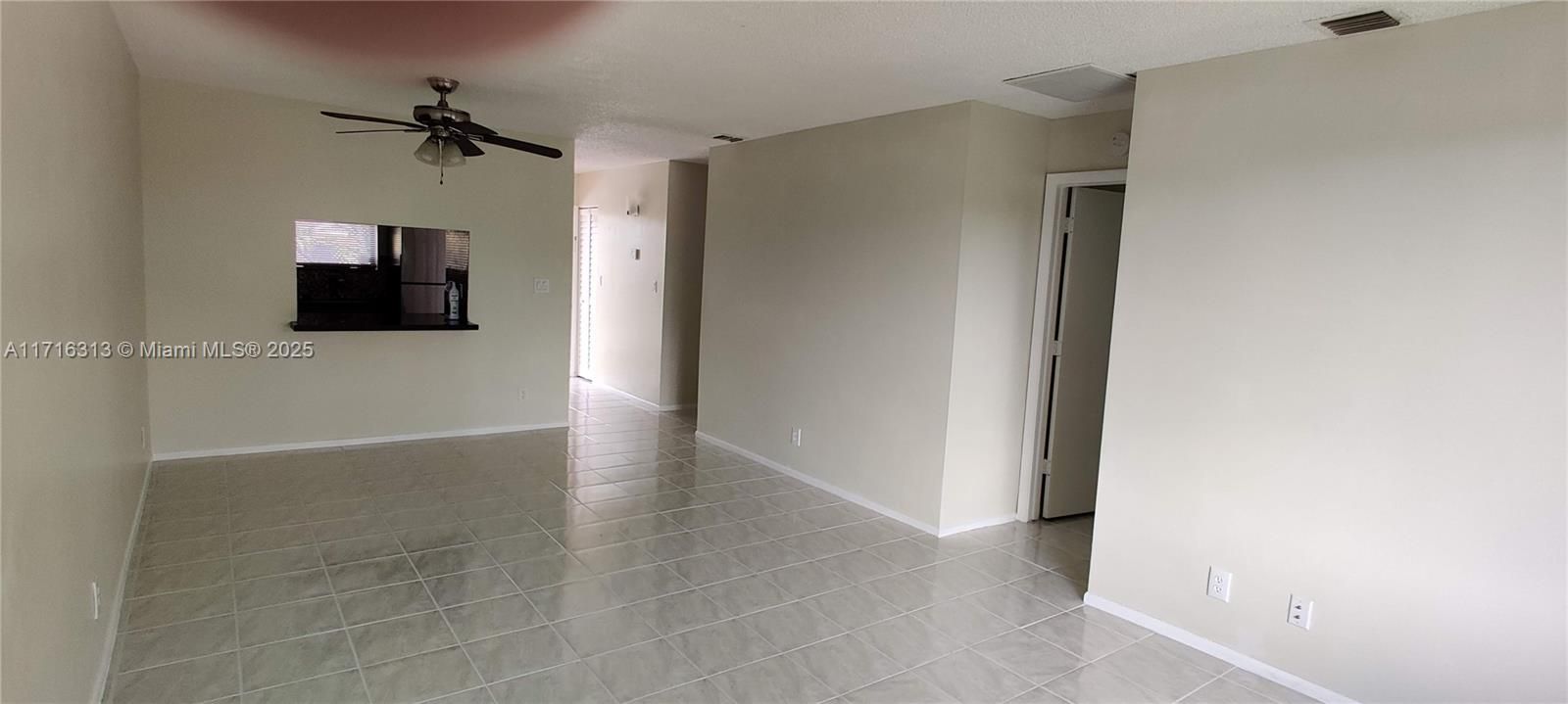 For Sale: $224,900 (2 beds, 2 baths, 840 Square Feet)