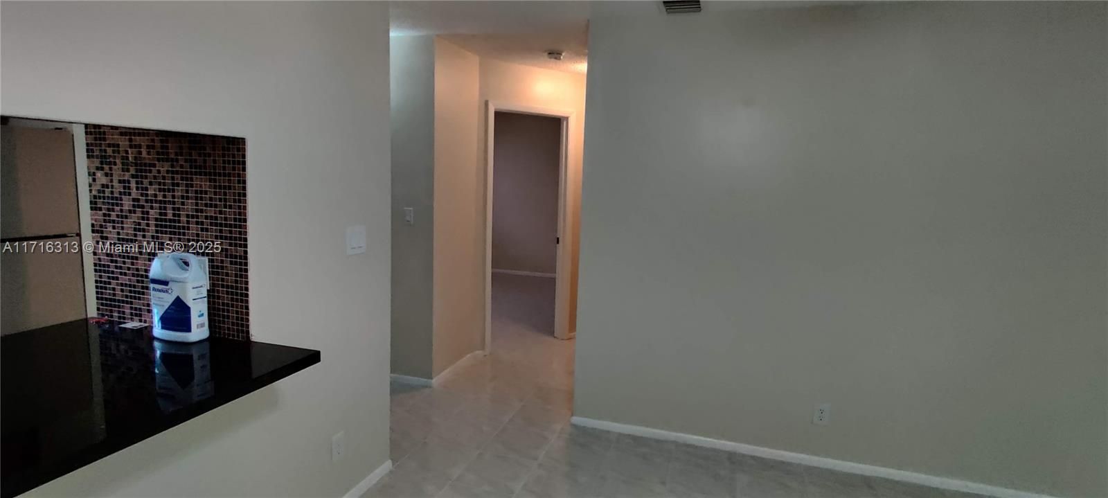 For Sale: $224,900 (2 beds, 2 baths, 840 Square Feet)