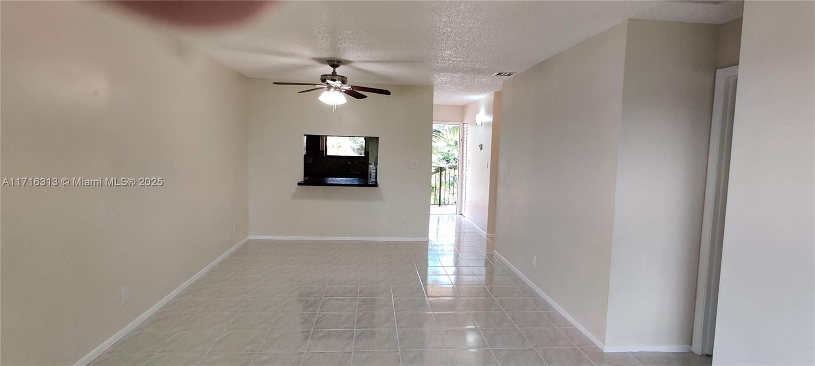 For Sale: $224,900 (2 beds, 2 baths, 840 Square Feet)