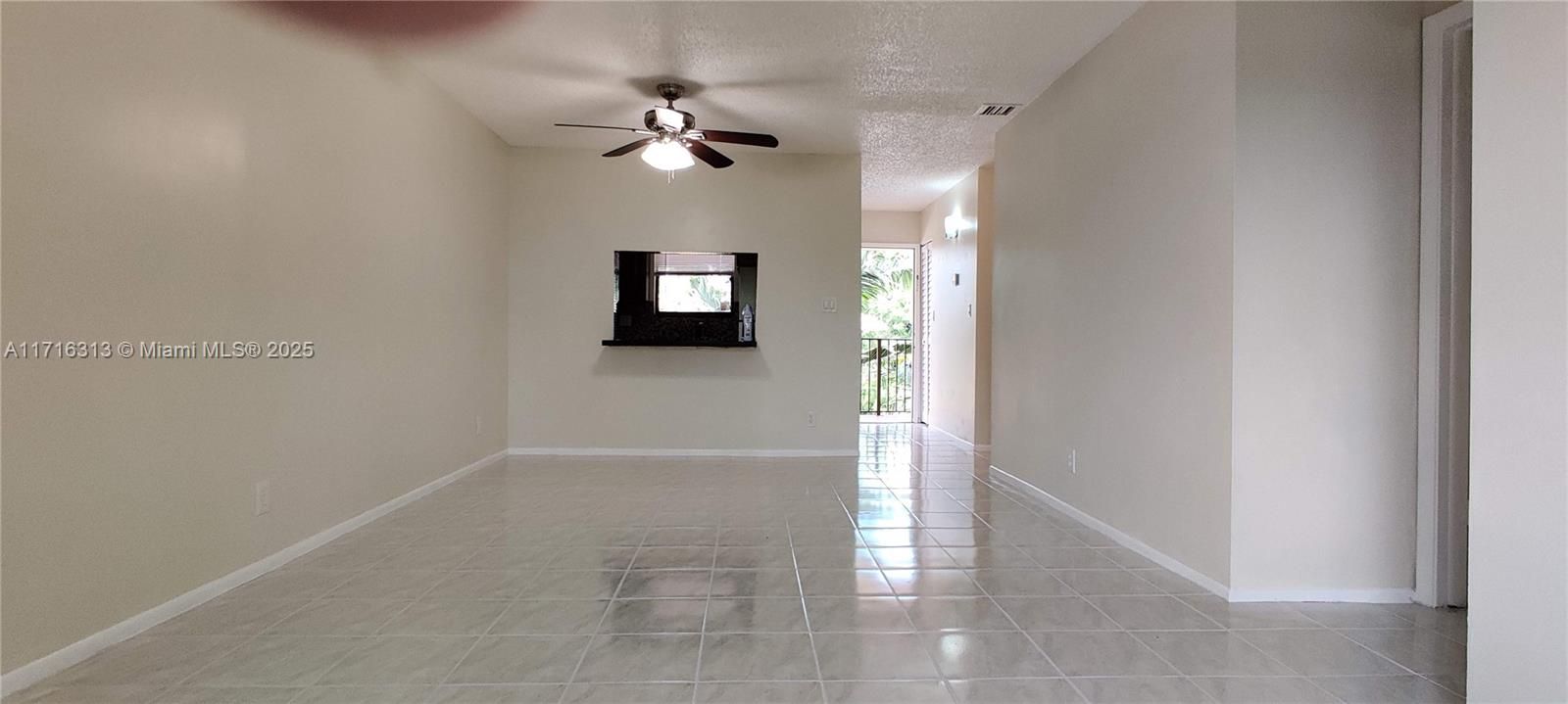 For Sale: $224,900 (2 beds, 2 baths, 840 Square Feet)