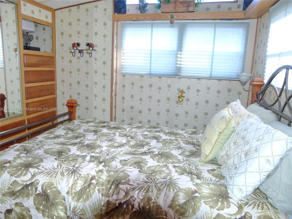 На продажу: $115,000 (1 спален, 1 ванн, 0 Квадратных фут)