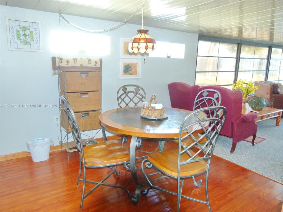 На продажу: $115,000 (1 спален, 1 ванн, 0 Квадратных фут)