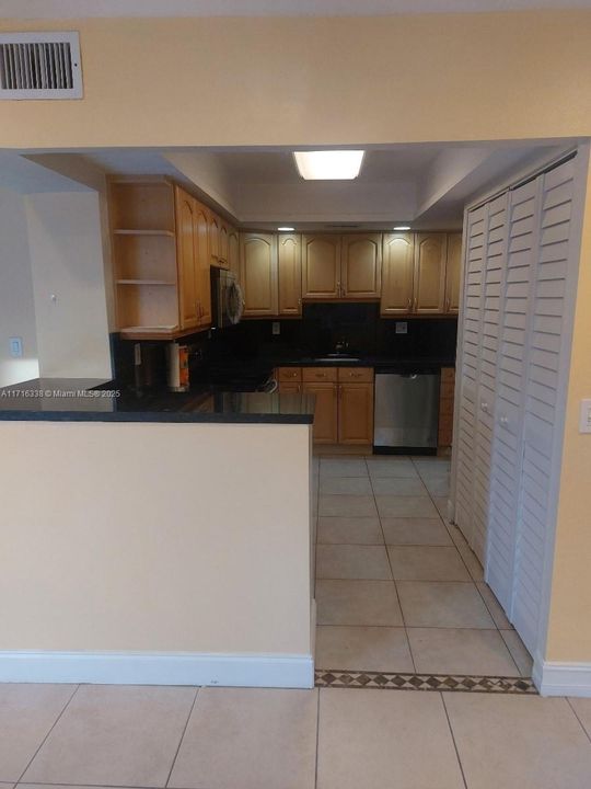 For Rent: $3,150 (3 beds, 2 baths, 1630 Square Feet)