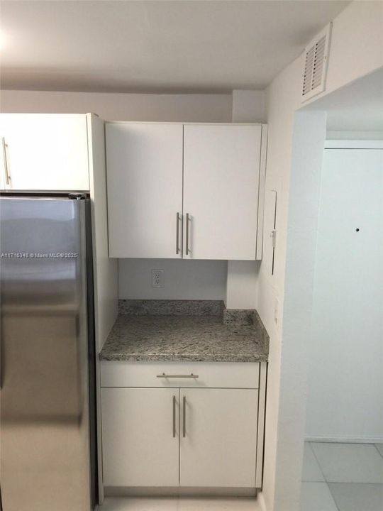 For Rent: $2,000 (1 beds, 1 baths, 699 Square Feet)