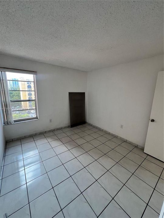 For Rent: $2,900 (3 beds, 2 baths, 1024 Square Feet)